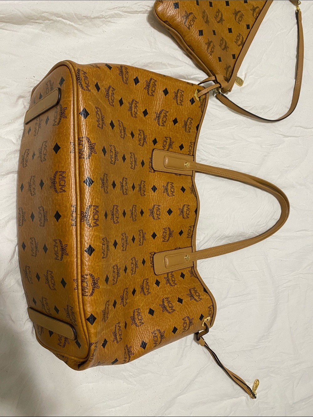 Women’s MCM reversible shoulder bag in Cognac - Picture 11 of 11